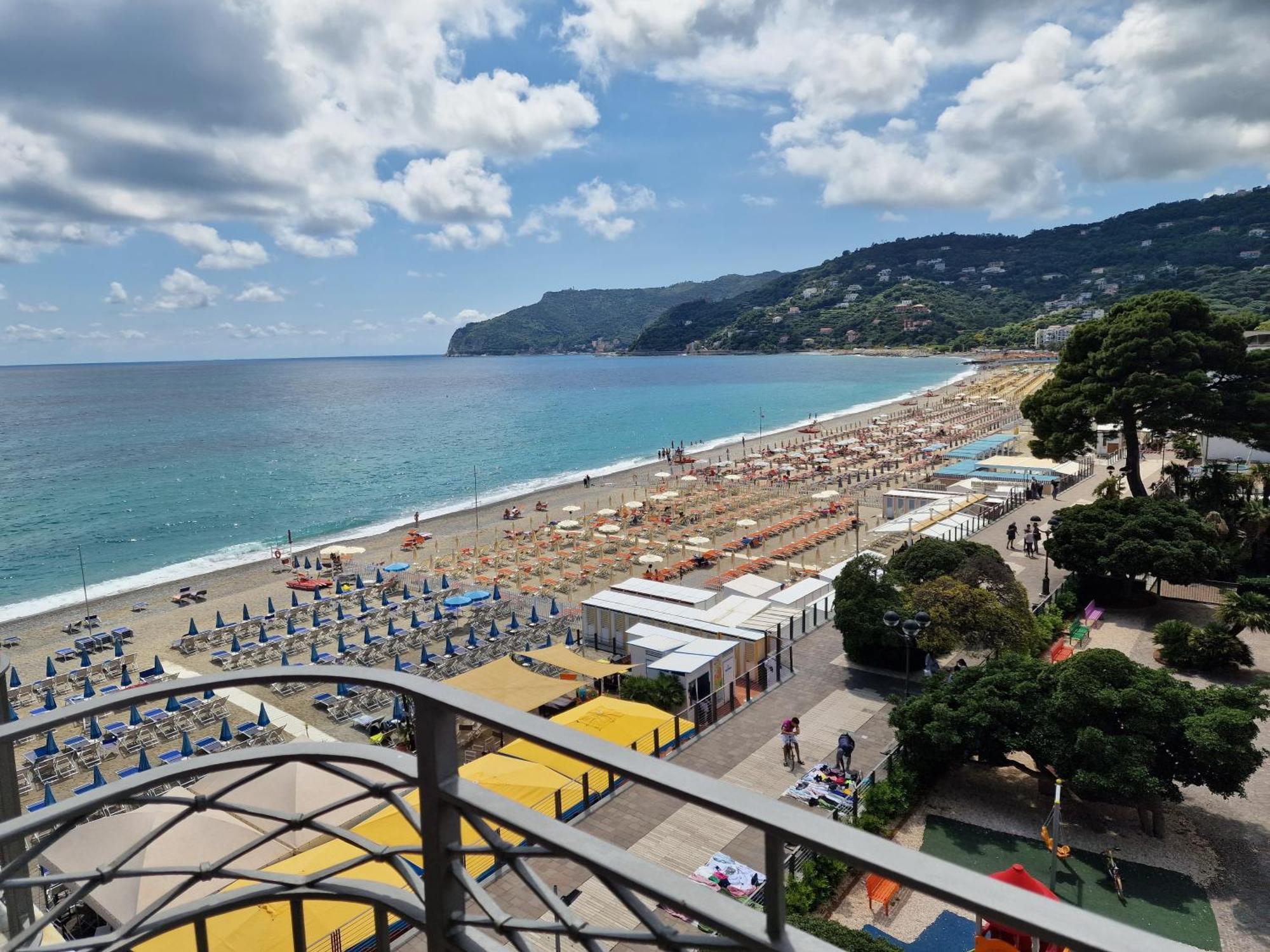 Hotel Miramare Spotorno Ruang foto