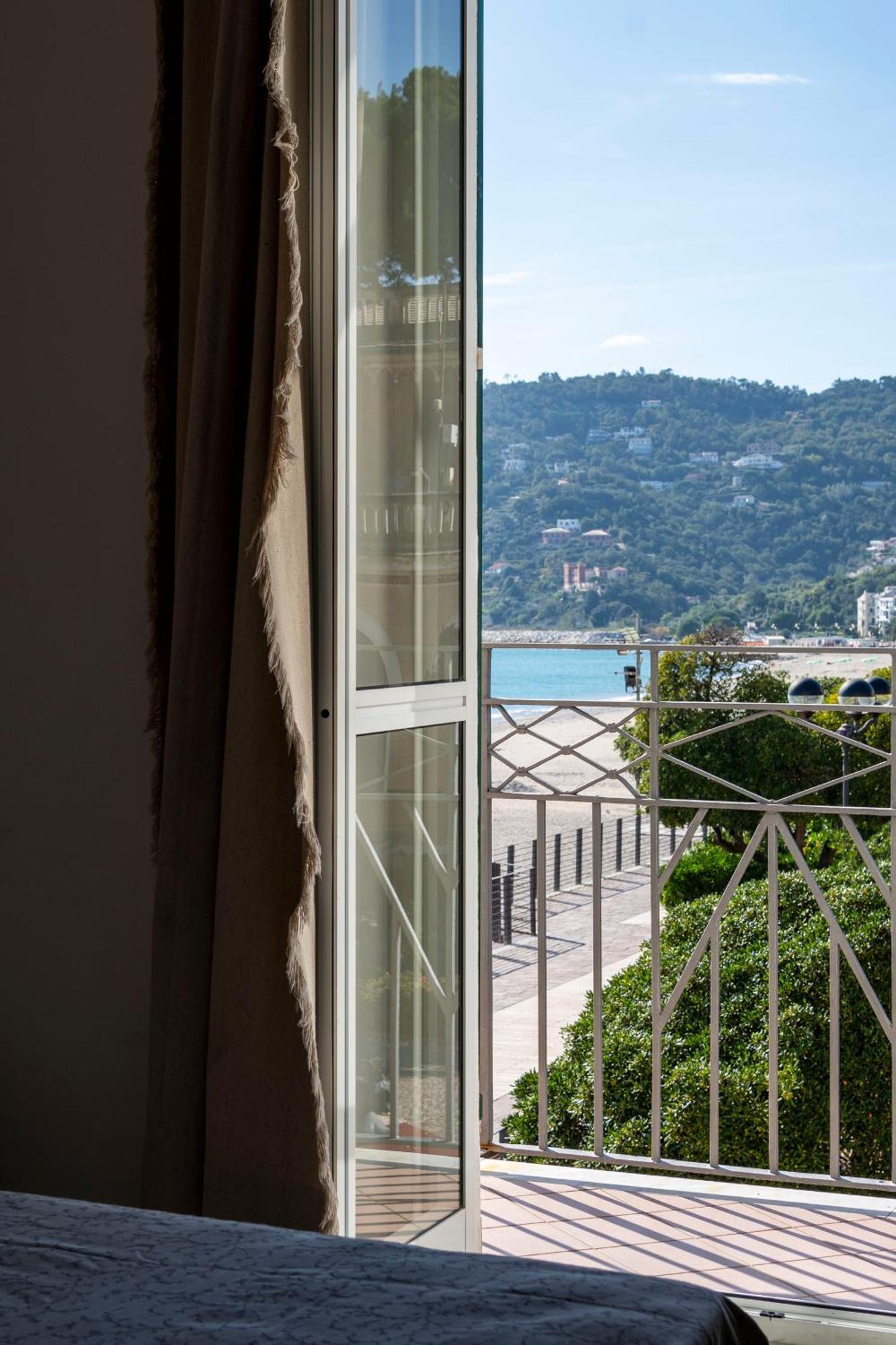 Hotel Miramare Spotorno Ruang foto