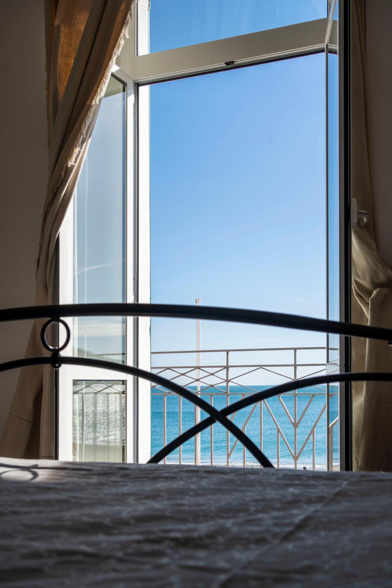 Hotel Miramare Spotorno Ruang foto