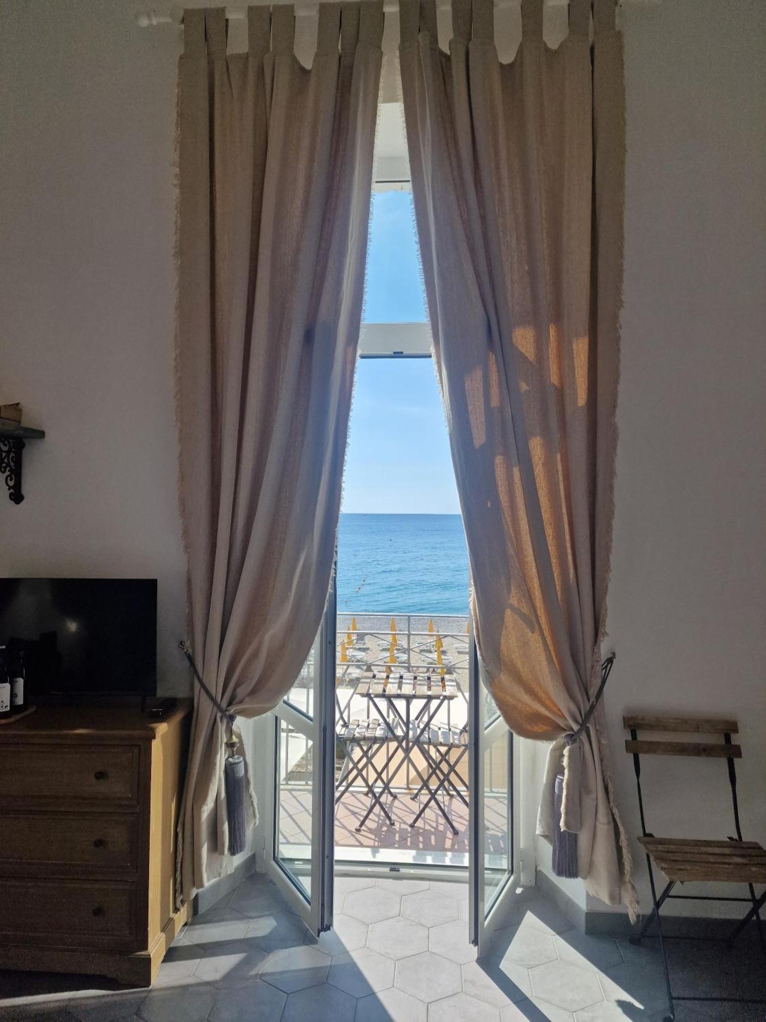 Hotel Miramare Spotorno Bagian luar foto